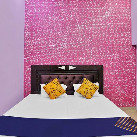 Hotel O Aniruddha Palace Mathura Zewnętrze zdjęcie